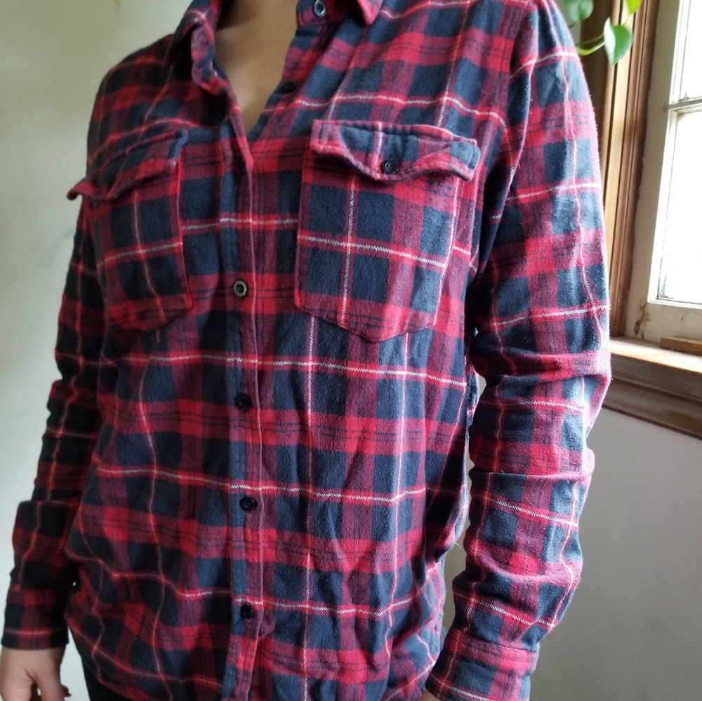 ๐3/$25 Bluenotes Plaid button up - Picture 1 of 3
